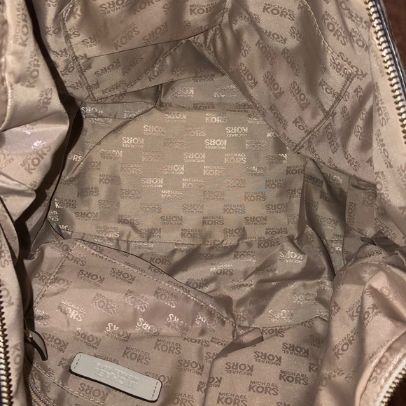 Michael Kors Ivory Large Crossbody - Picture 6 of 8